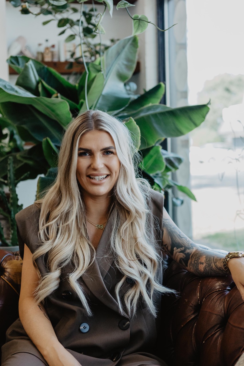 Foto van Kimberly, kapster, kapper bij Salon Warrig in Sint Pancras.